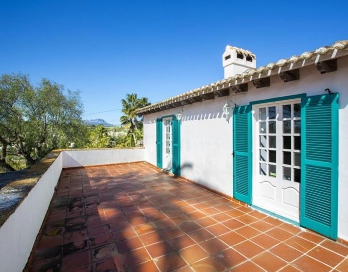 Finca with sea views in Moraira open to offers