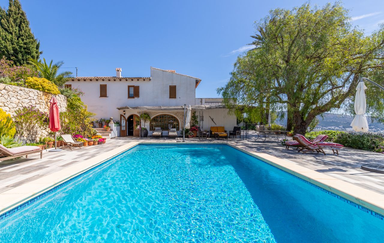 Finca con vistas al mar en Moraira abierta a ofertas
