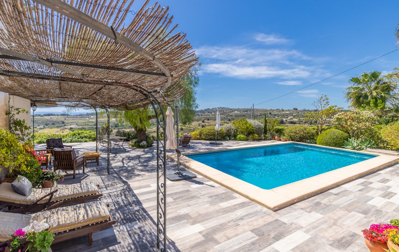 Finca con vistas al mar en Moraira abierta a ofertas