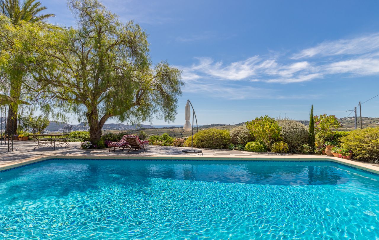 Finca con vistas al mar en Moraira abierta a ofertas