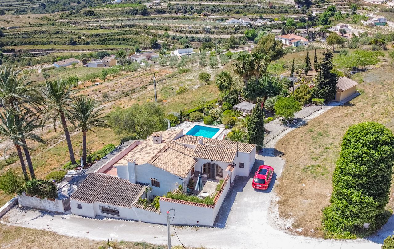 Finca con vistas al mar en Moraira abierta a ofertas