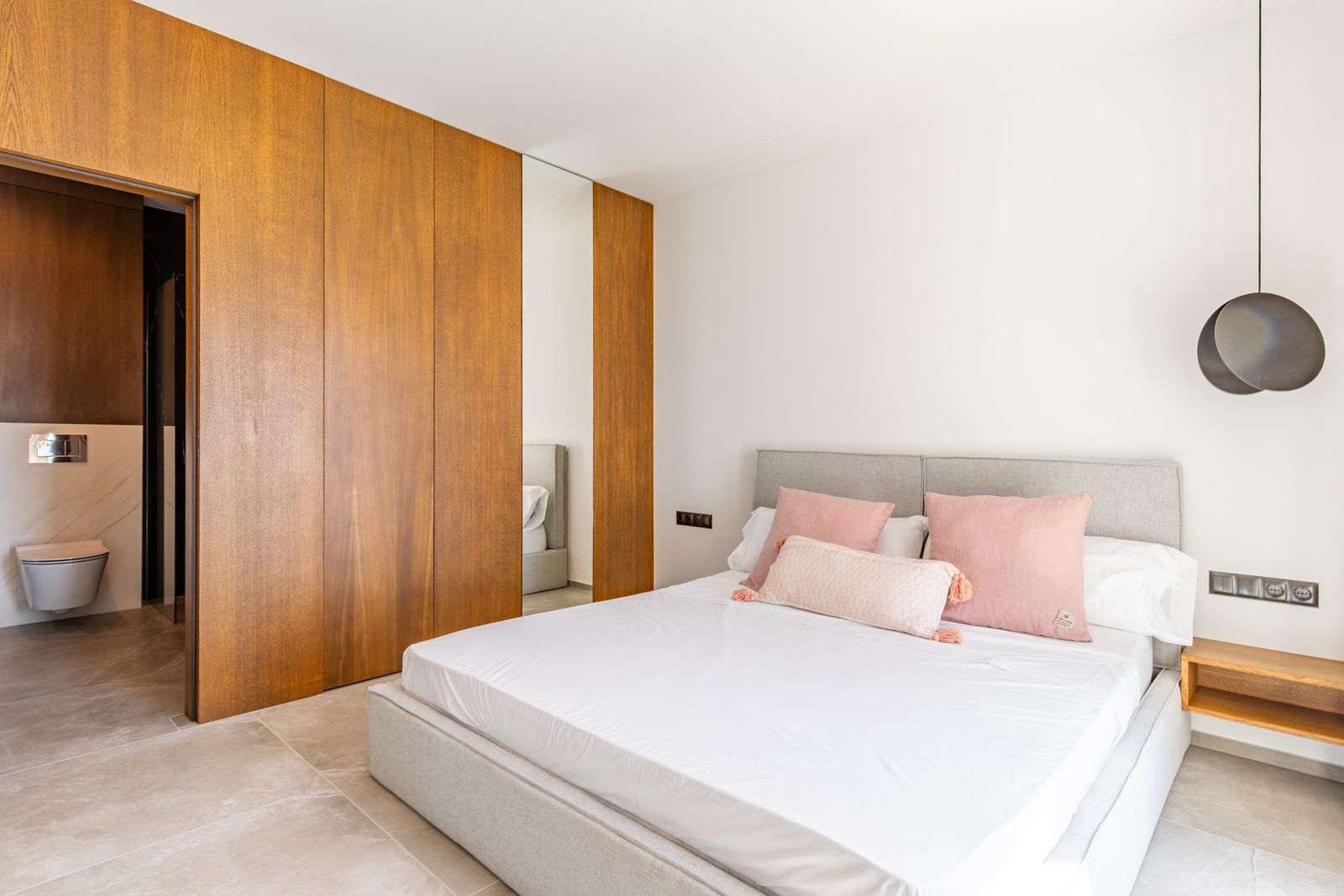 Schöne Designvilla mit atemberaubendem Panoramameerblick in der Gegend von Moraira.