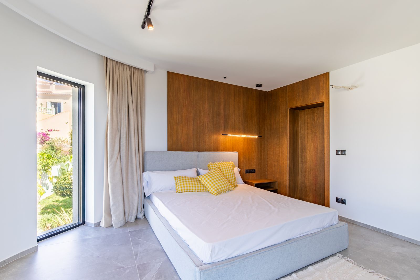 Schöne Designvilla mit atemberaubendem Panoramameerblick in der Gegend von Moraira.