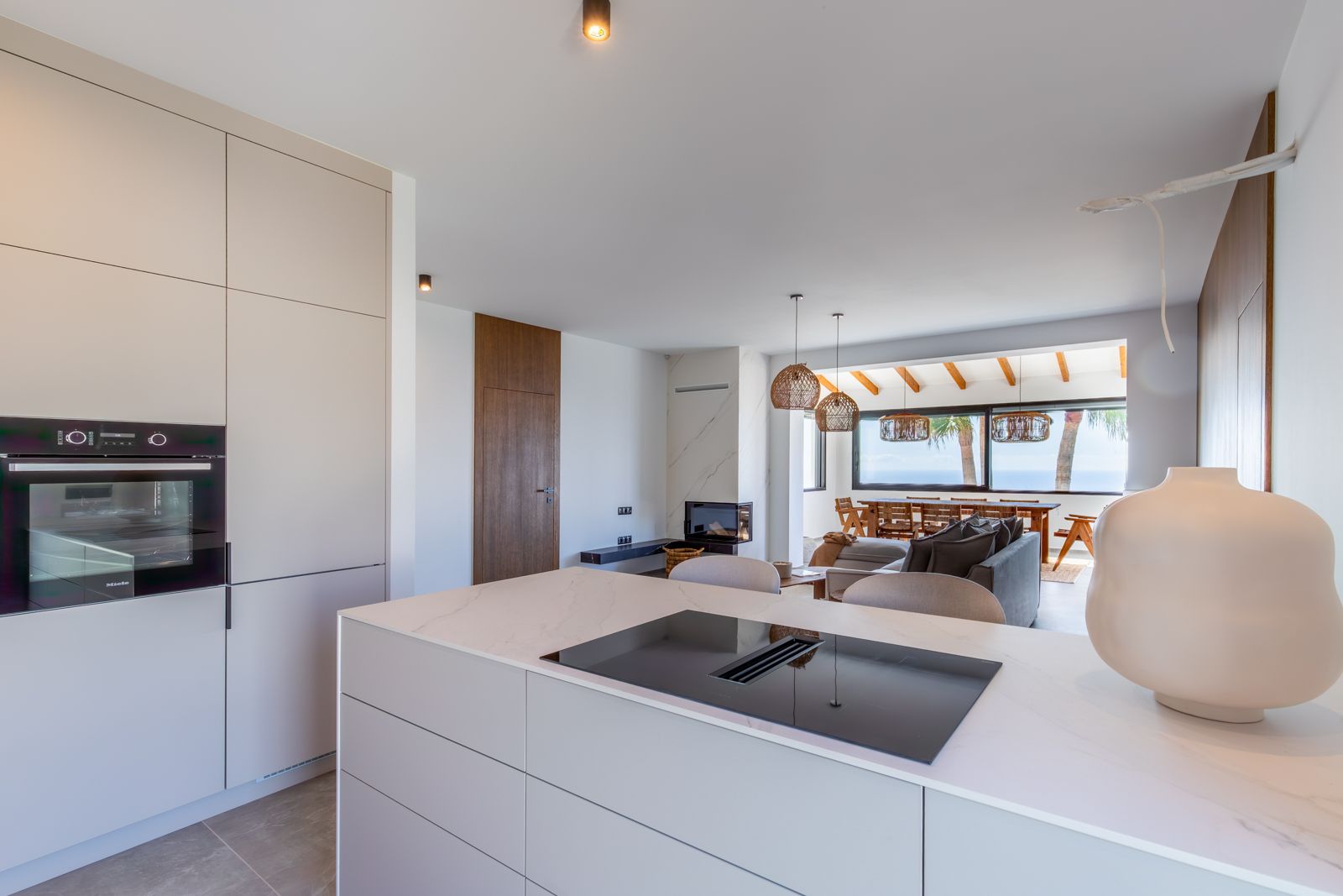 Schöne Designvilla mit atemberaubendem Panoramameerblick in der Gegend von Moraira.