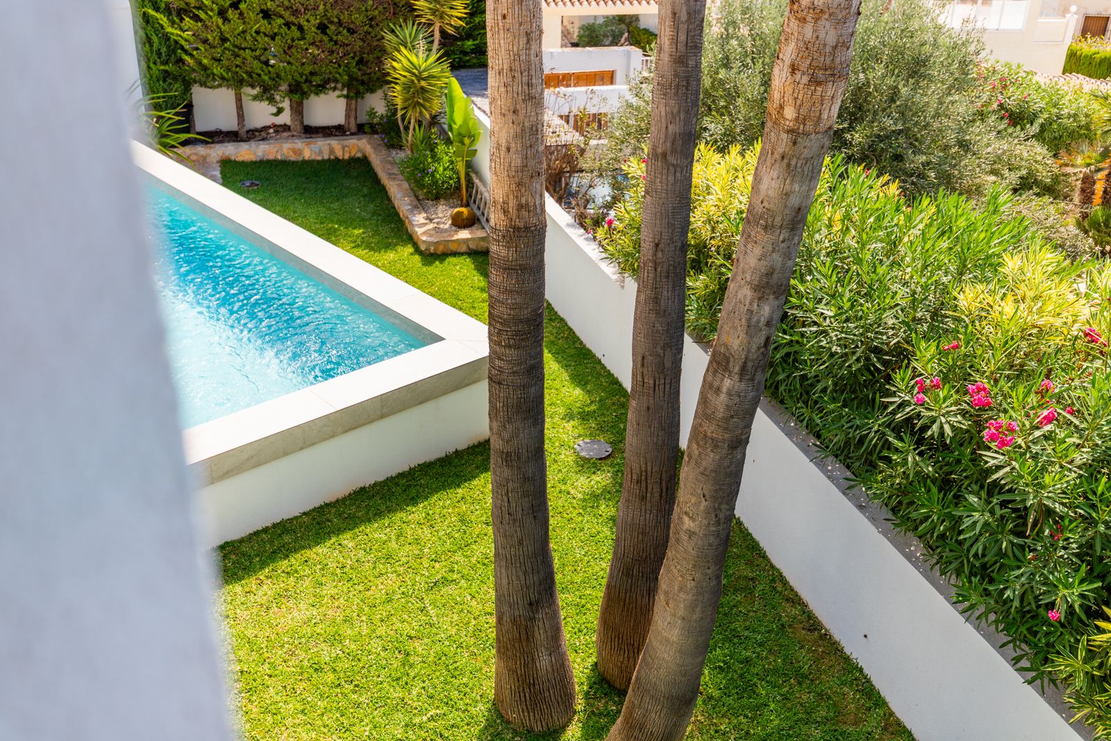 Schöne Designvilla mit atemberaubendem Panoramameerblick in der Gegend von Moraira.
