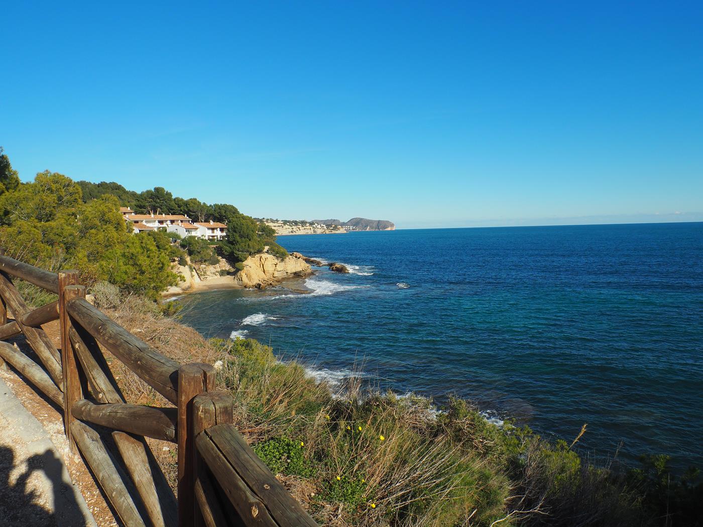 Beautiful villa for sale near the sea and golf in Moraira.