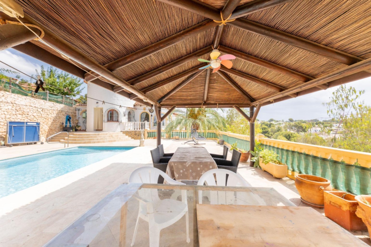 Beautiful villa for sale near the sea and golf in Moraira.