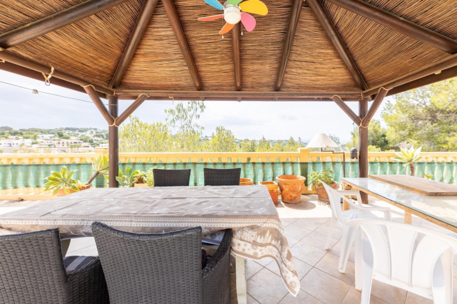 Beautiful villa for sale near the sea and golf in Moraira.