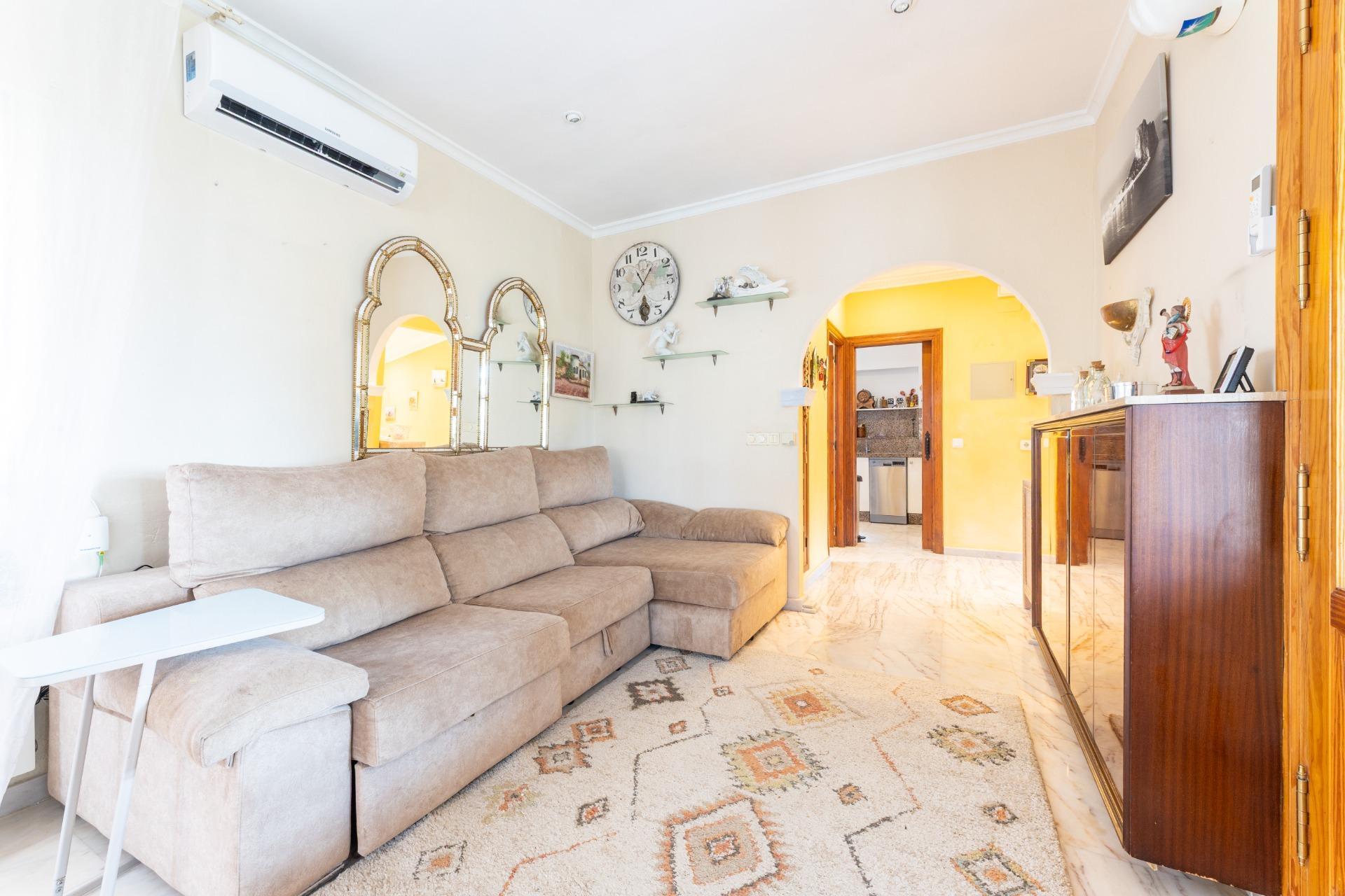Beautiful villa for sale near the sea and golf in Moraira.