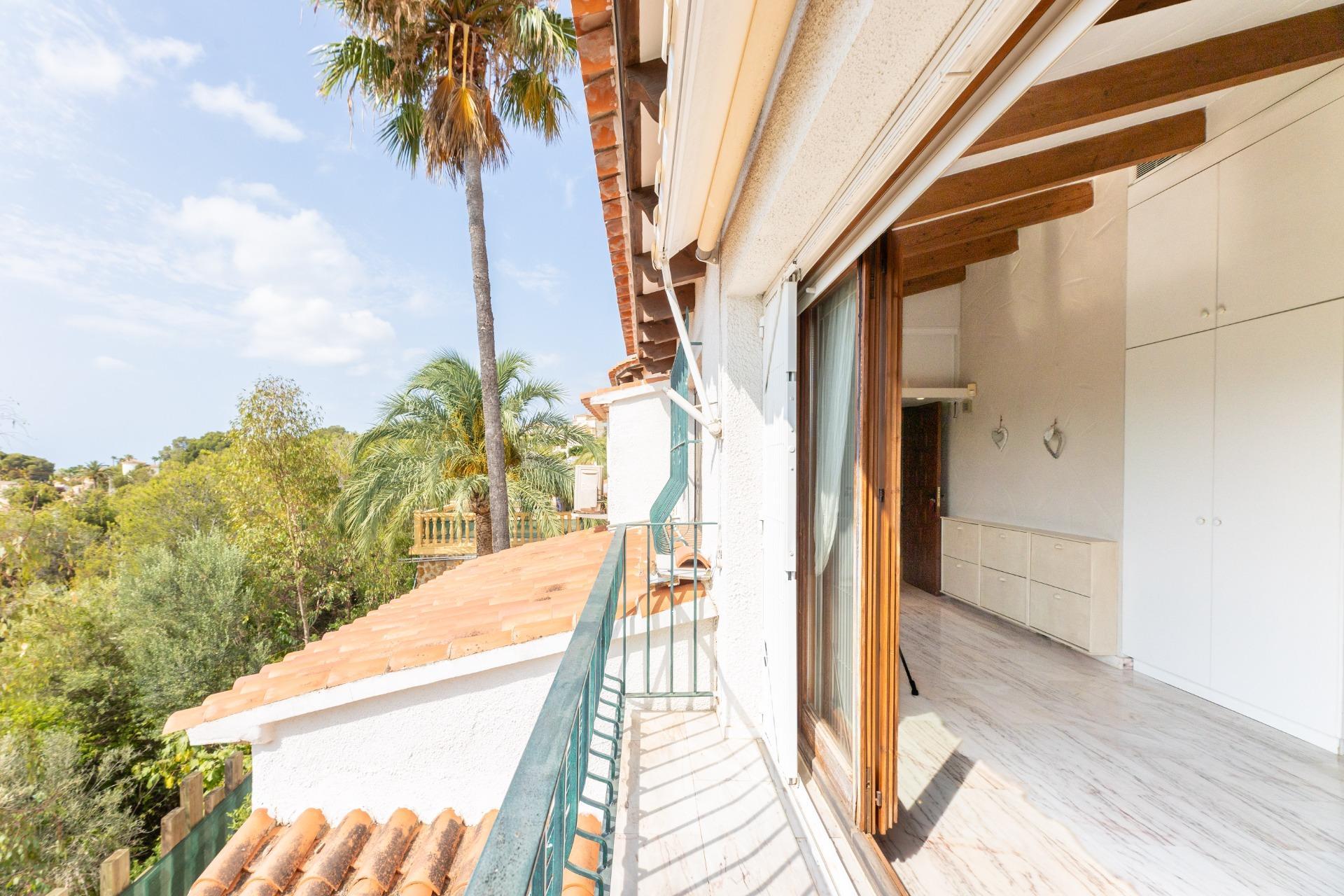 Beautiful villa for sale near the sea and golf in Moraira.