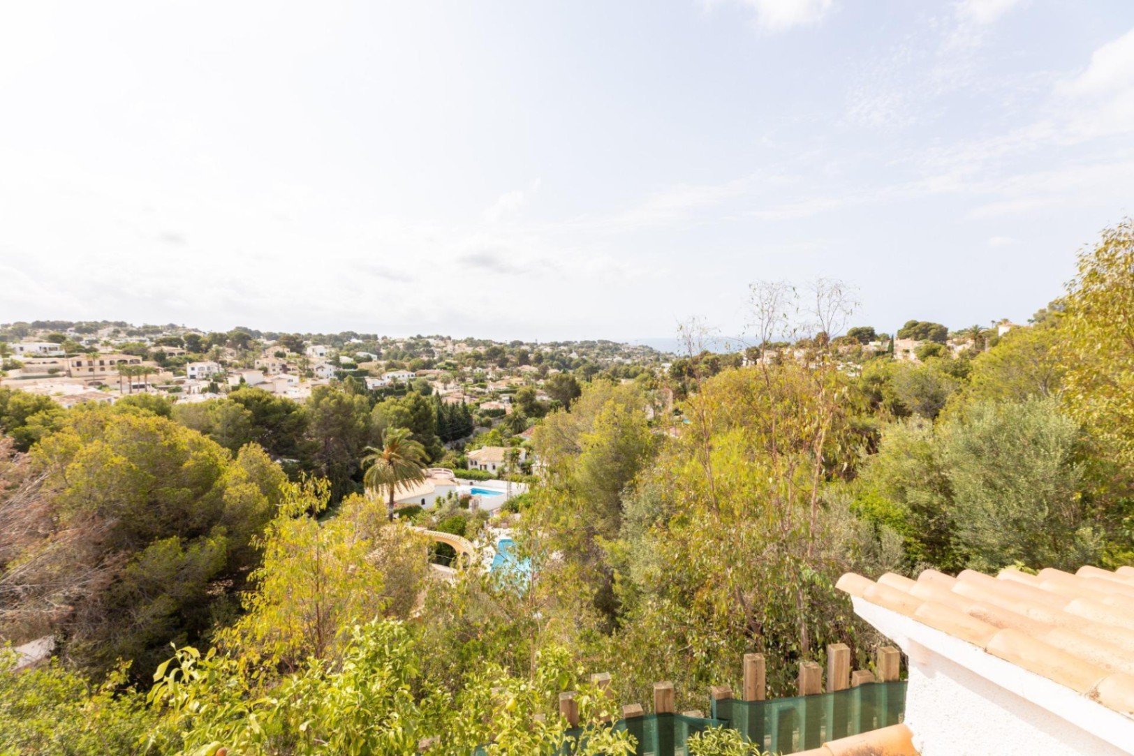Beautiful villa for sale near the sea and golf in Moraira.