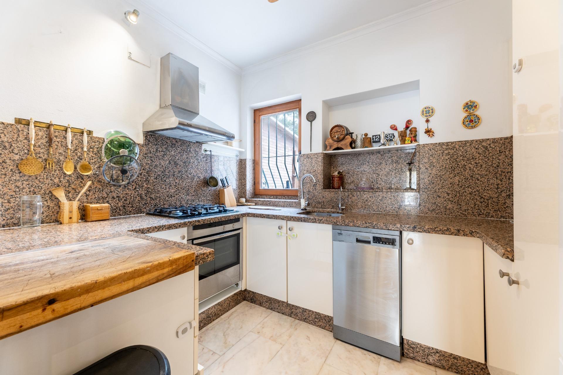Beautiful villa for sale near the sea and golf in Moraira.