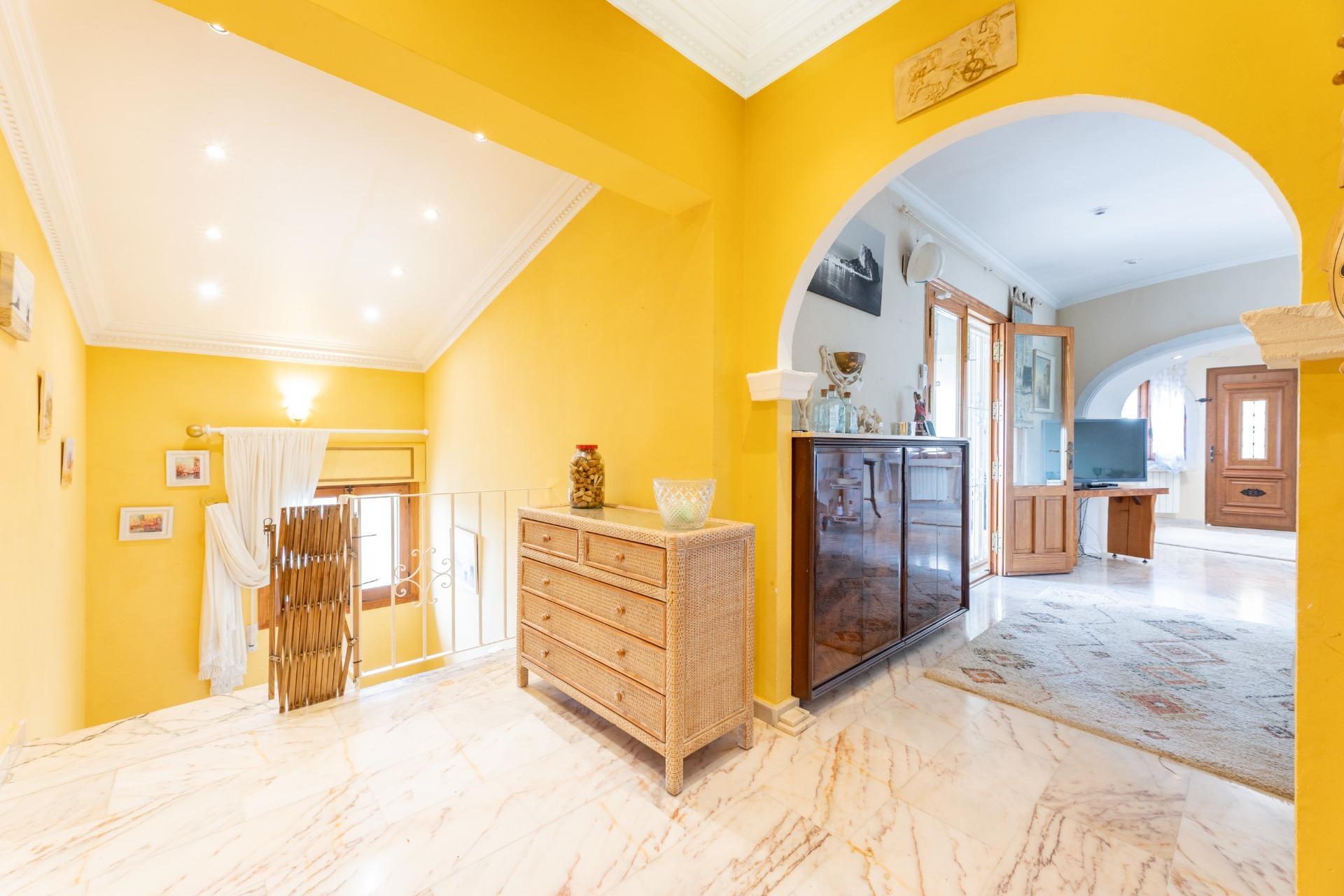 Beautiful villa for sale near the sea and golf in Moraira.