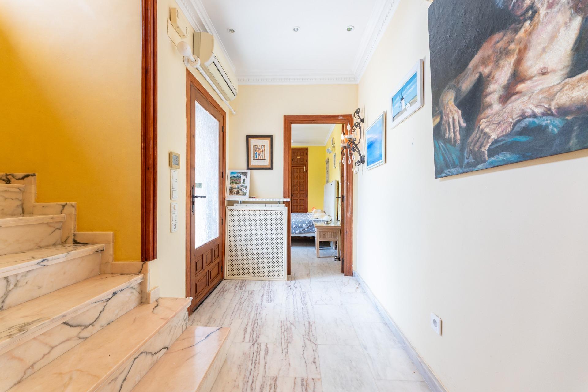 Beautiful villa for sale near the sea and golf in Moraira.