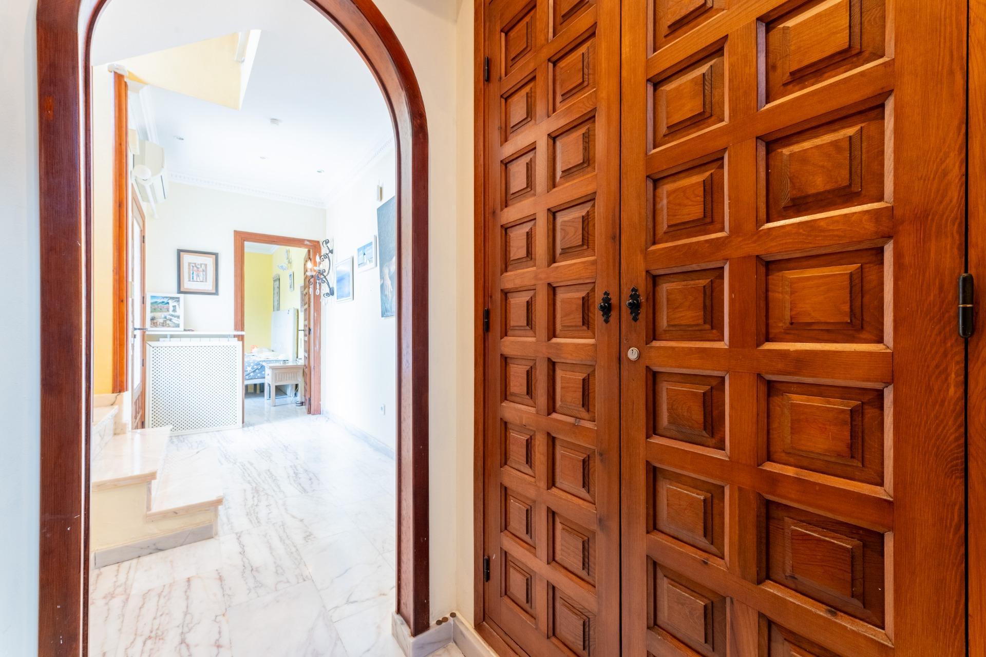 Beautiful villa for sale near the sea and golf in Moraira.