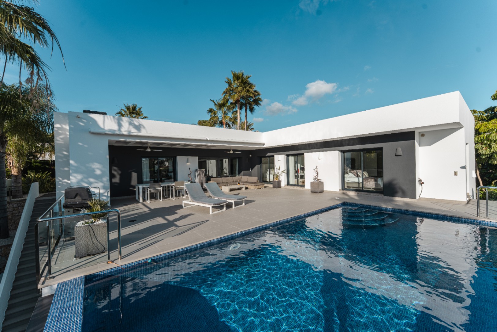 5425 - Villa elegante estilo moderno en Moraria en venta cerca del centro 