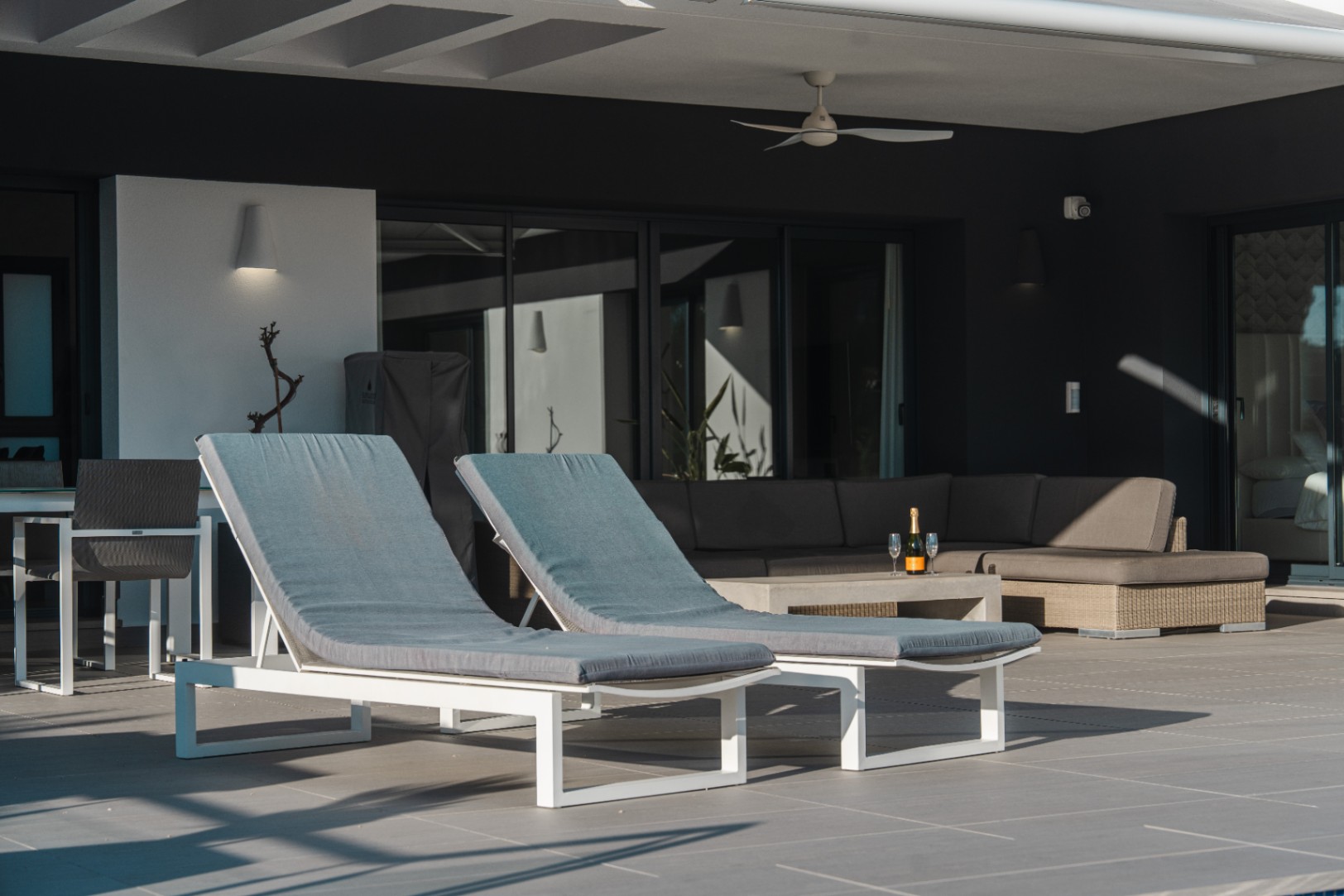 Villa elegante estilo moderno en Moraria en venta cerca del centro 