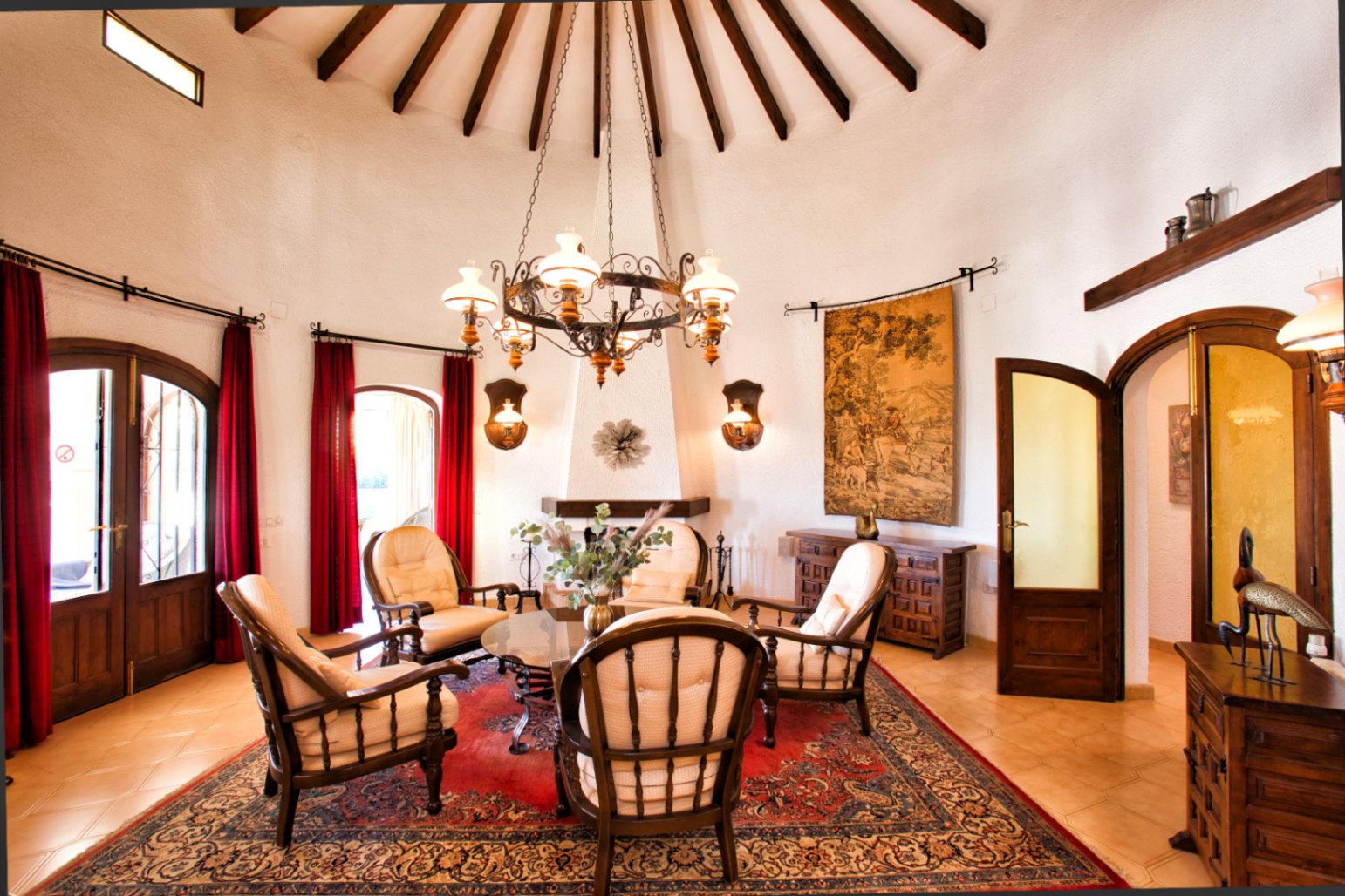 Villa estilo mediterranea con vistas al mar y jardin en Moraira 