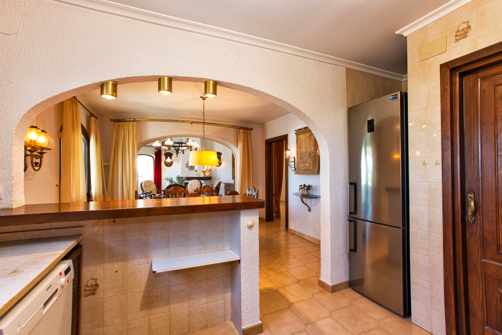 Villa estilo mediterranea con vistas al mar y jardin en Moraira 