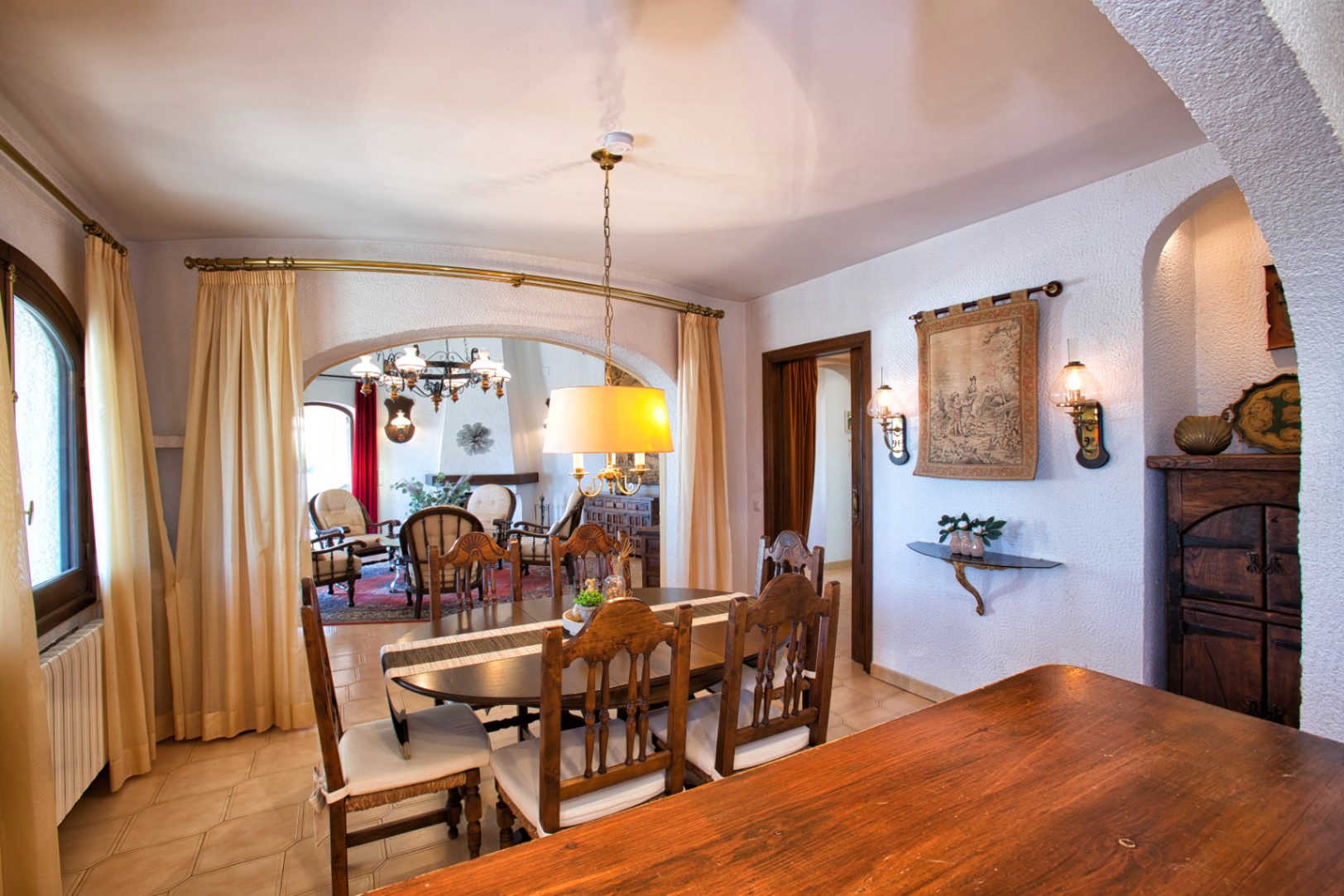 Villa estilo mediterranea con vistas al mar y jardin en Moraira 