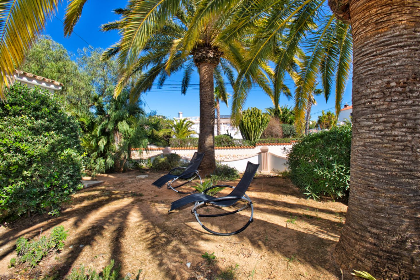 Villa estilo mediterranea con vistas al mar y jardin en Moraira 