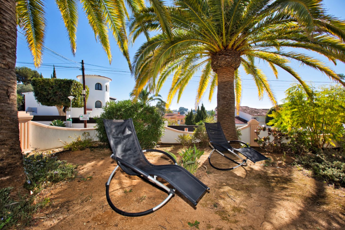 Villa estilo mediterranea con vistas al mar y jardin en Moraira 