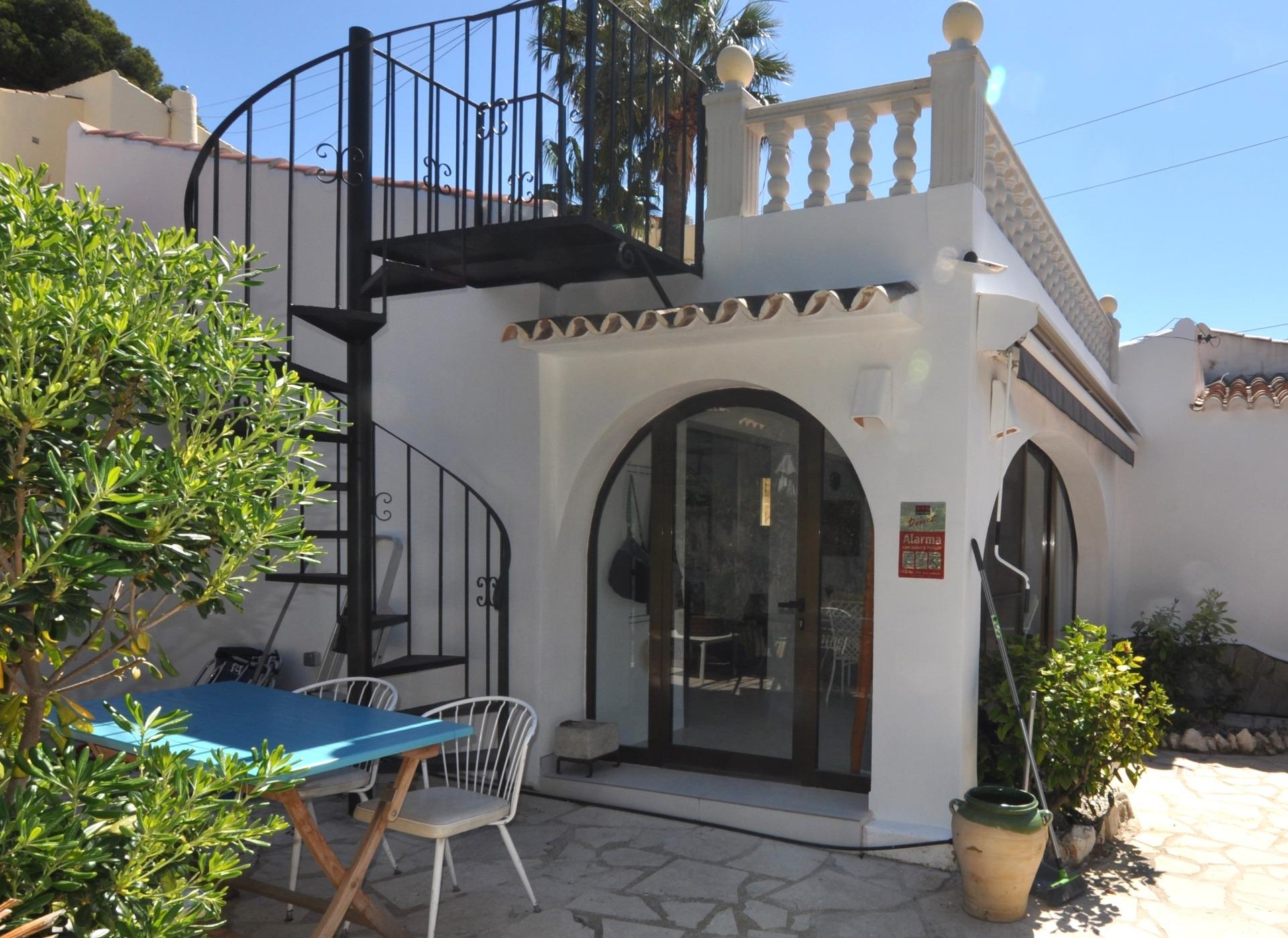 Bungalow for sale with 2 bedrooms in Moraira, Alicante.