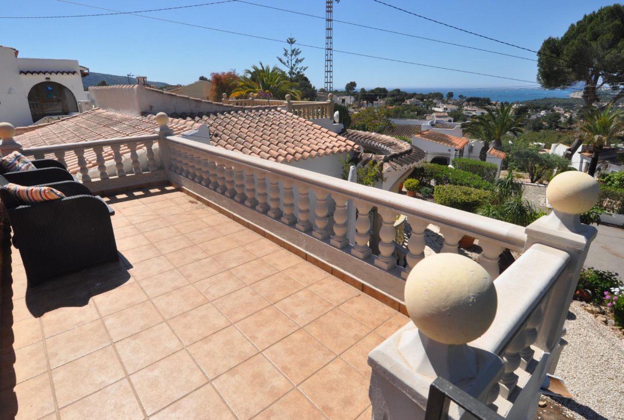 Bungalow for sale with 2 bedrooms in Moraira, Alicante.