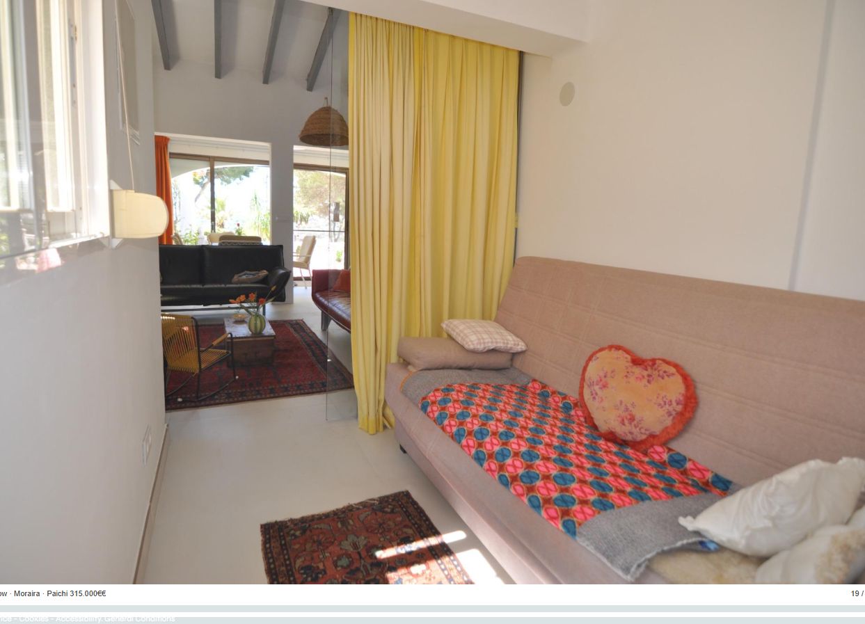 Bungalow for sale with 2 bedrooms in Moraira, Alicante.