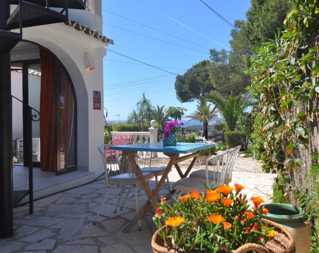 Bungalow for sale with 2 bedrooms in Moraira, Alicante.