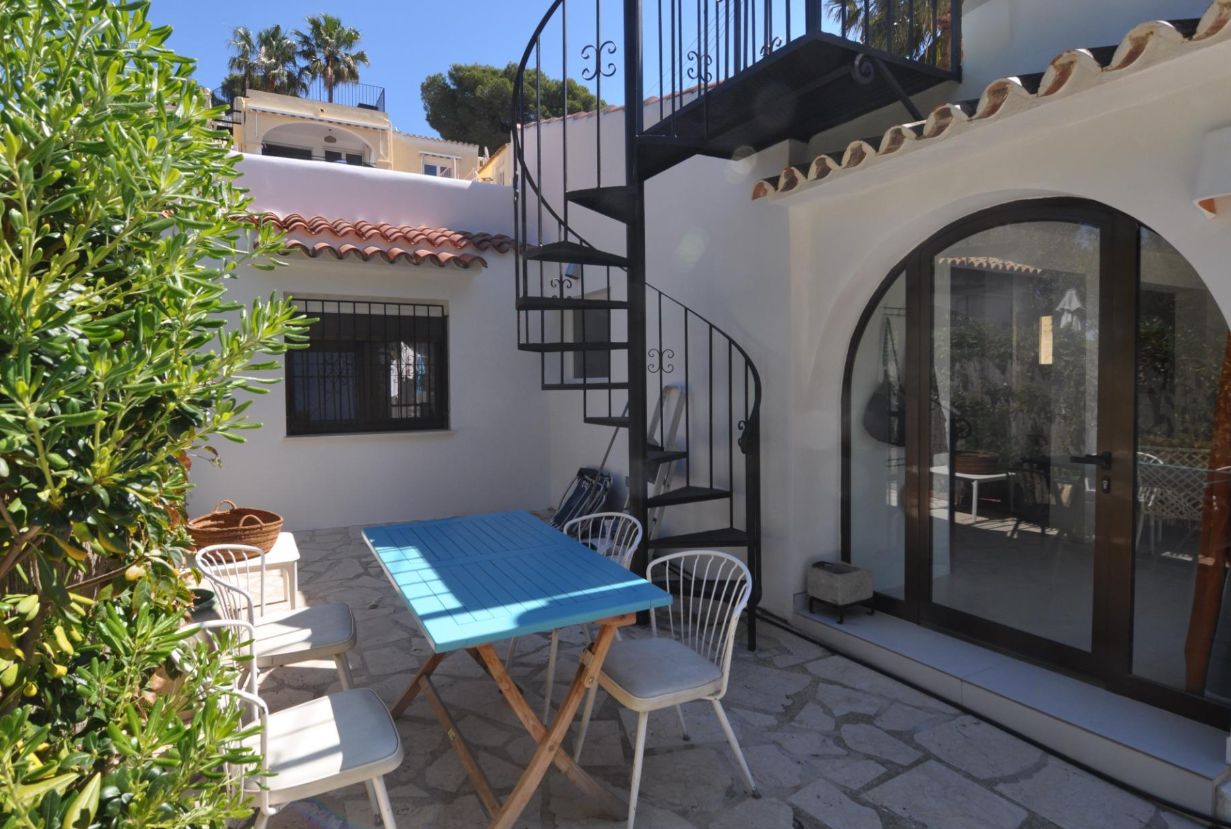 Bungalow for sale with 2 bedrooms in Moraira, Alicante.