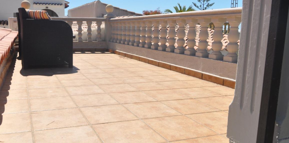 Bungalow for sale with 2 bedrooms in Moraira, Alicante.