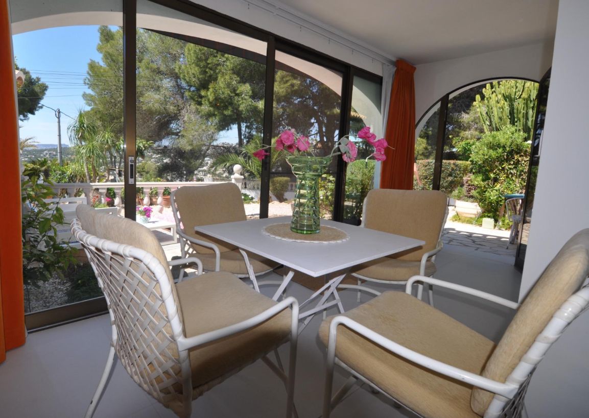 Bungalow for sale with 2 bedrooms in Moraira, Alicante.