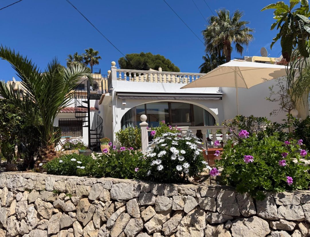 9844 - Bungalow à vendre avec 2 chambres à Moraira, Alicante