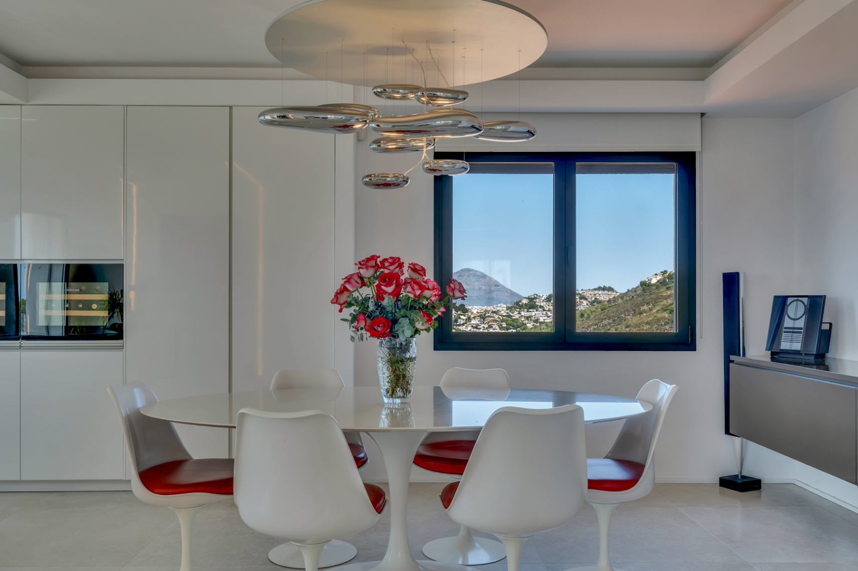 Vrijstaande villa met zwembad en panoramisch uitzicht op zee in Moraira, Alicante te koop