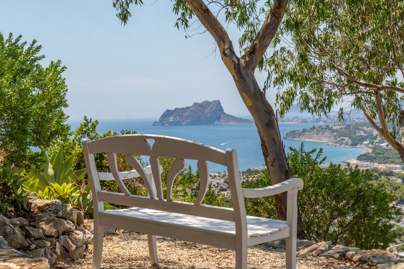 Vrijstaande villa met zwembad en panoramisch uitzicht op zee in Moraira, Alicante te koop
