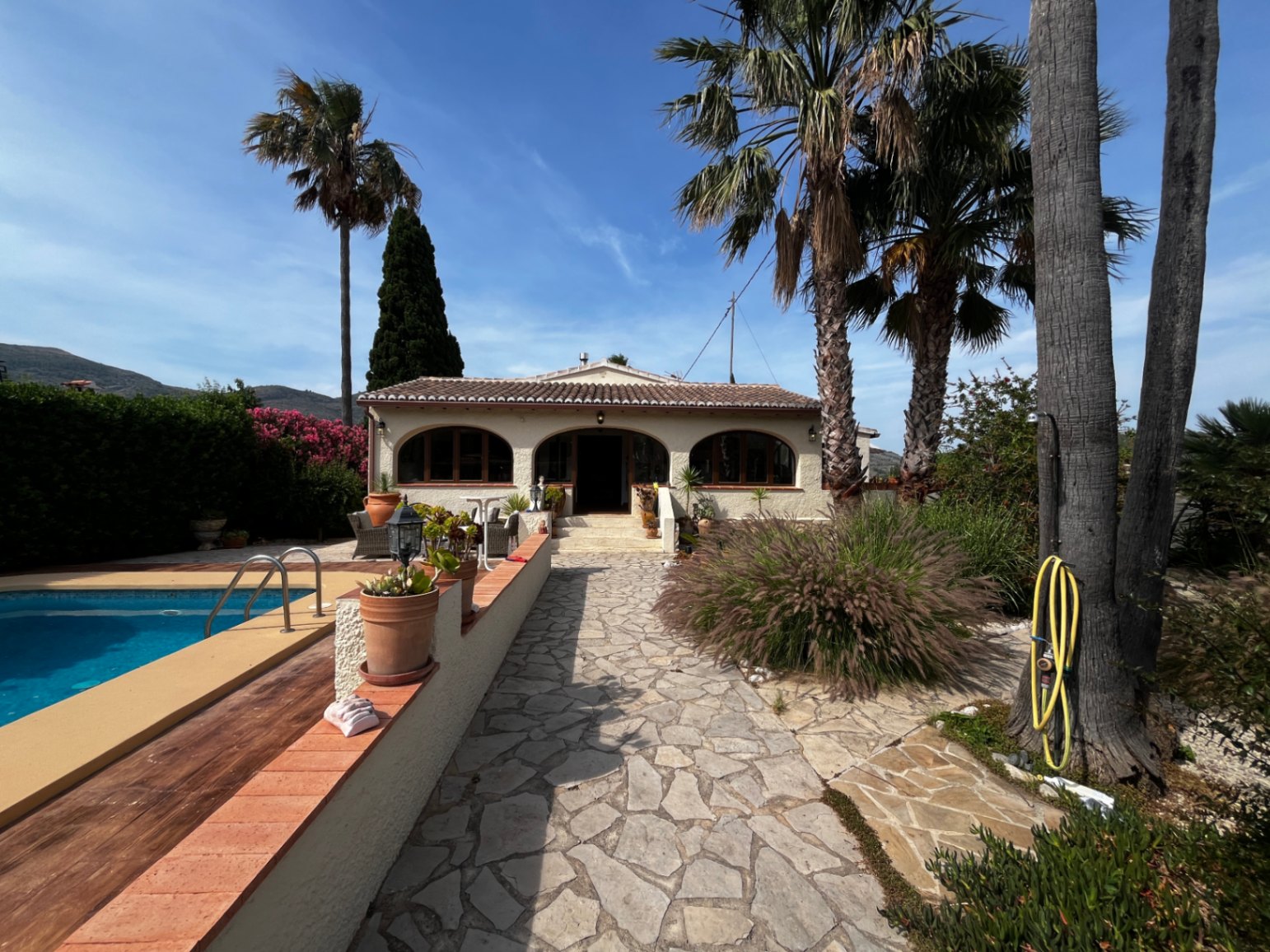 Wunderschöne Villa zum Verkauf in Jalon