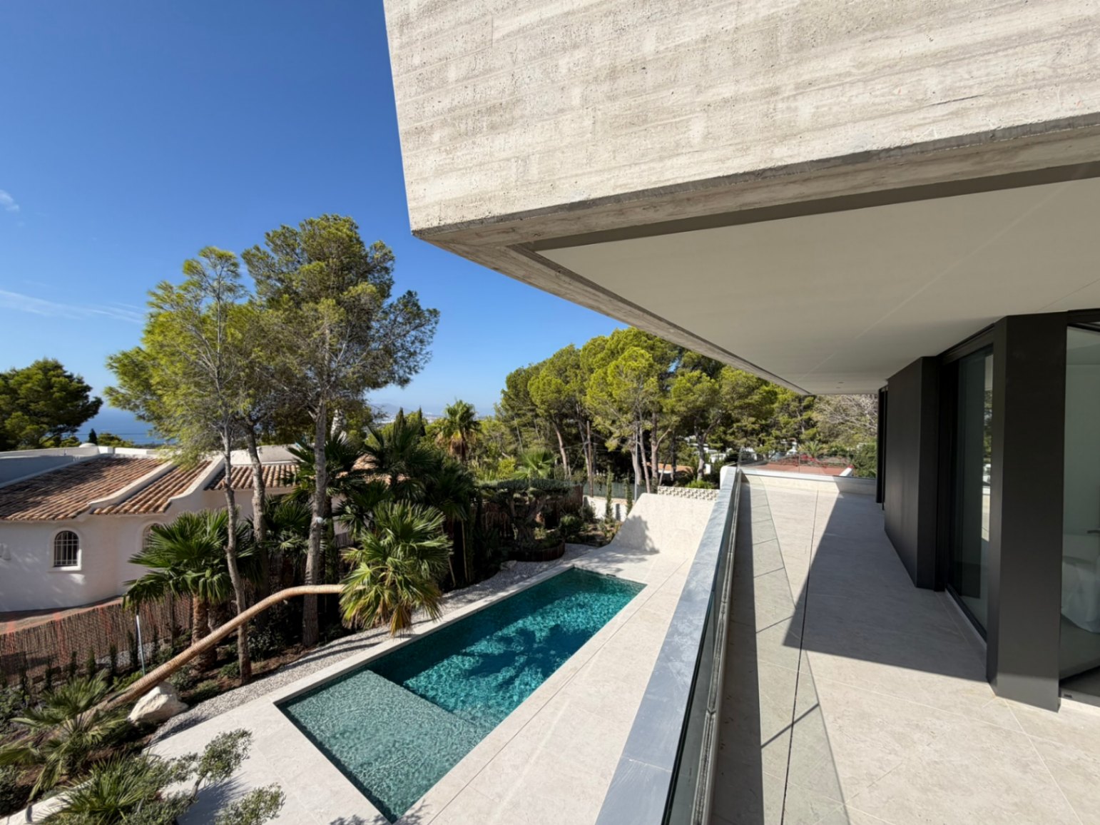 Moderne villa met zeezicht in Altea Alicante te koop