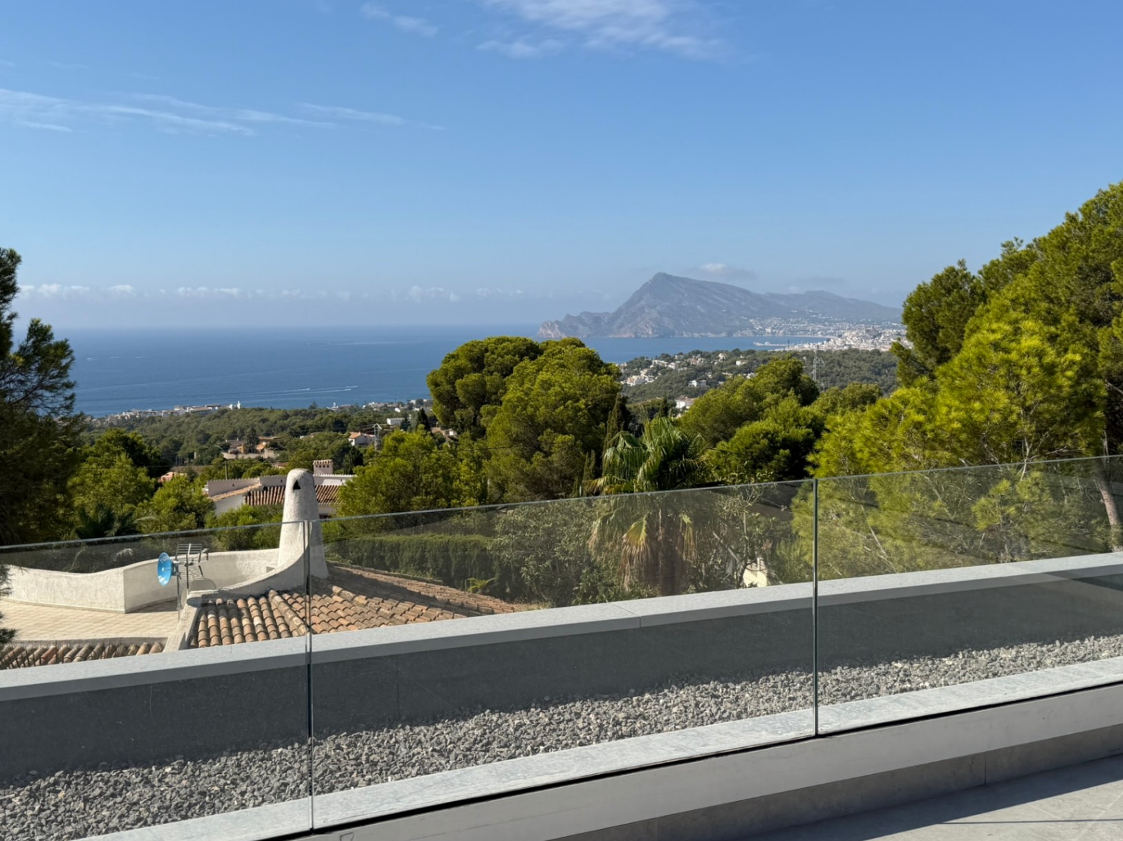 Moderne villa met zeezicht in Altea Alicante te koop