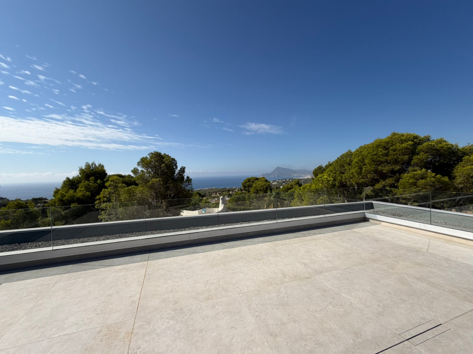 Moderne villa met zeezicht in Altea Alicante te koop