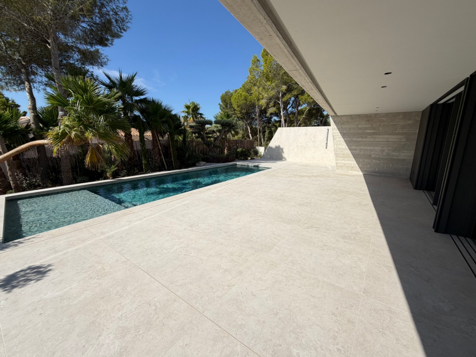 Moderne villa met zeezicht in Altea Alicante te koop
