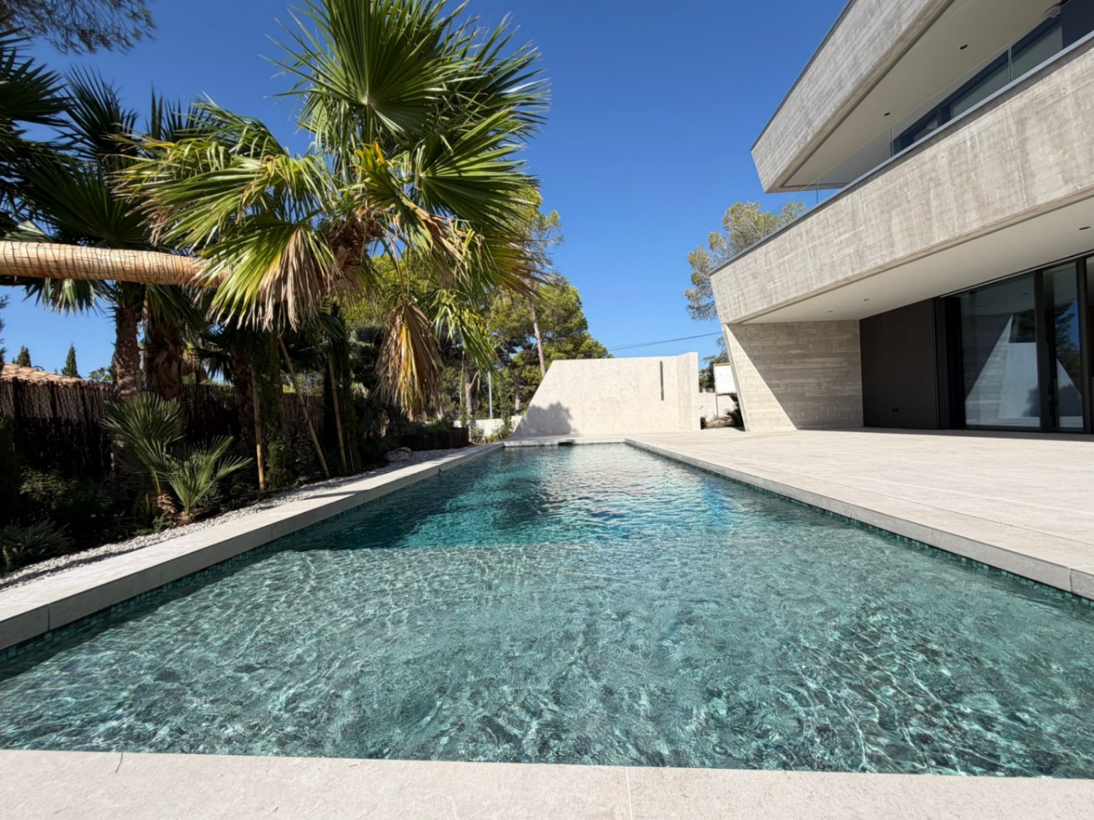 Moderne villa met zeezicht in Altea Alicante te koop