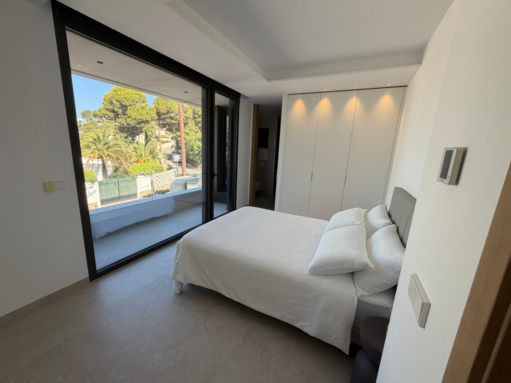 Moderne villa met zeezicht in Altea Alicante te koop