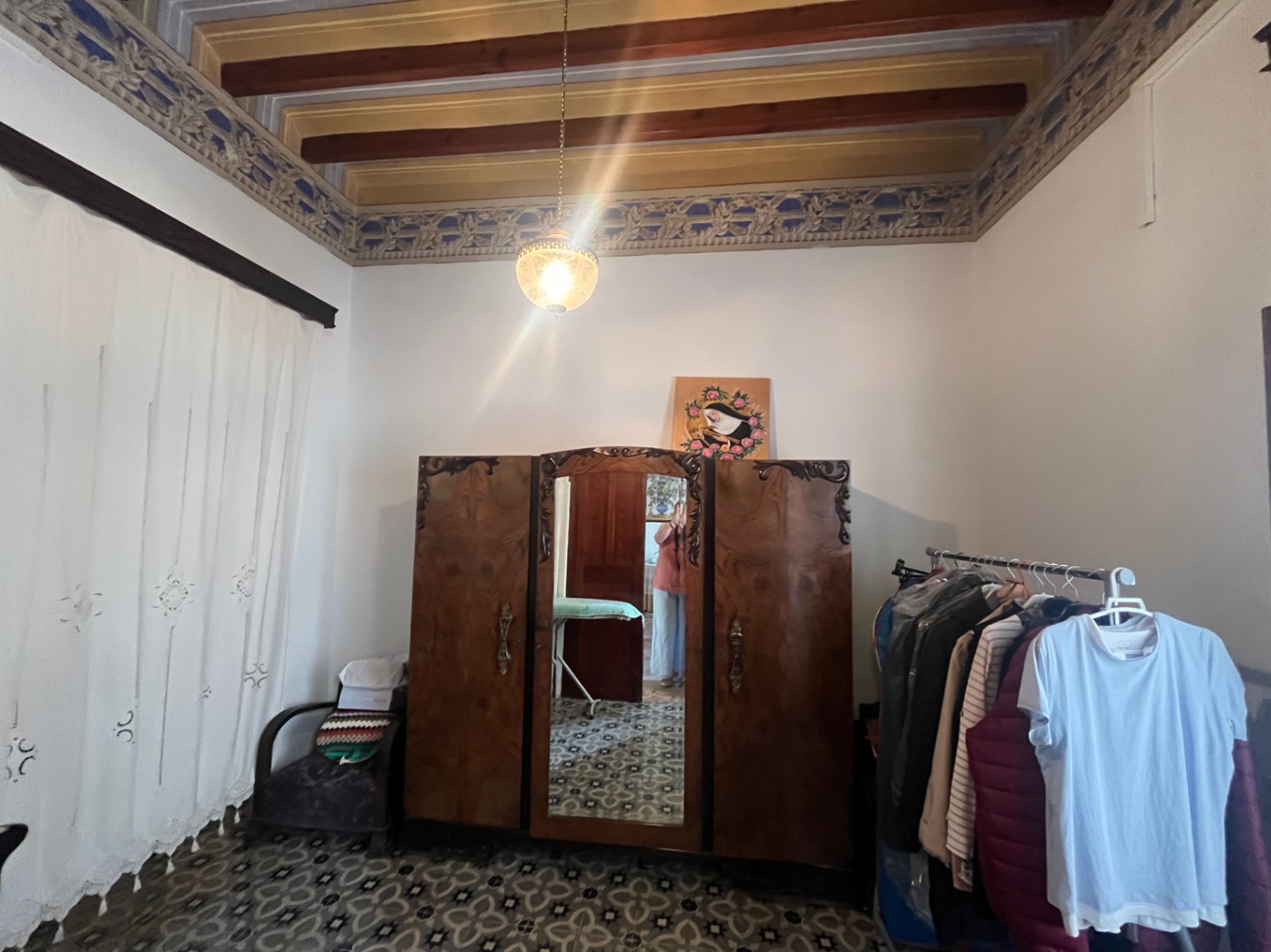 Beautiful village house with patio in Jalón for sale.