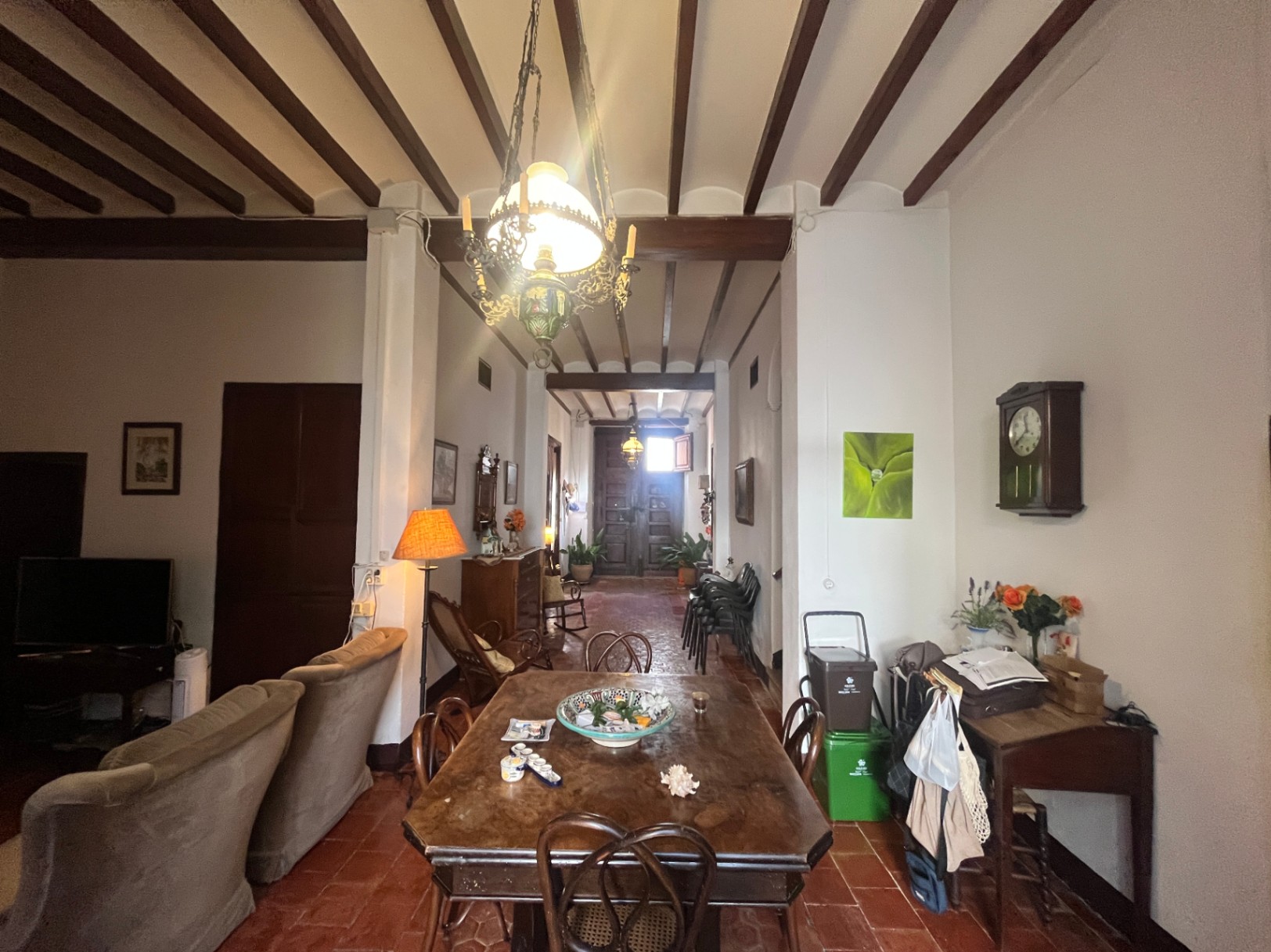 Beautiful village house with patio in Jalón for sale.