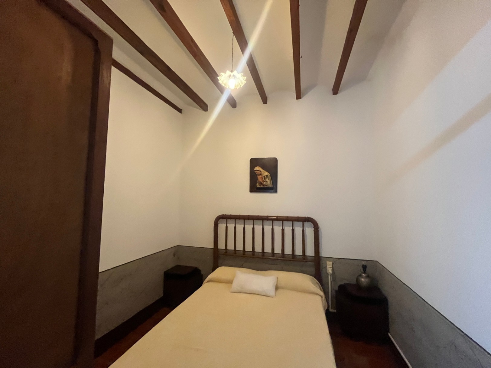 Beautiful village house with patio in Jalón for sale.