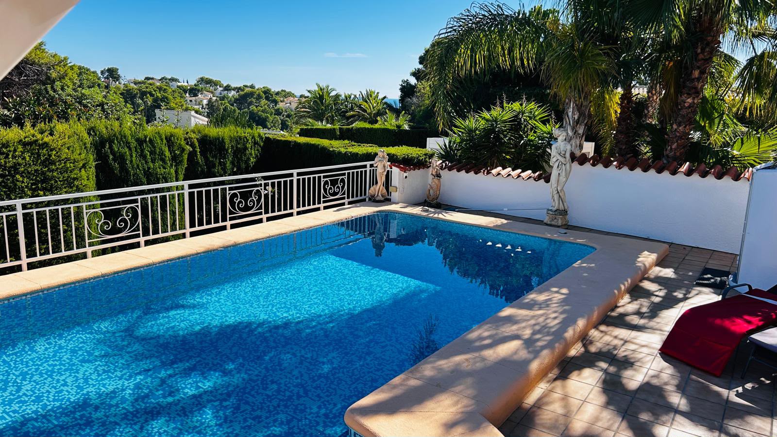 Villa acogedora allado del Club de Golf  y en Moraira 