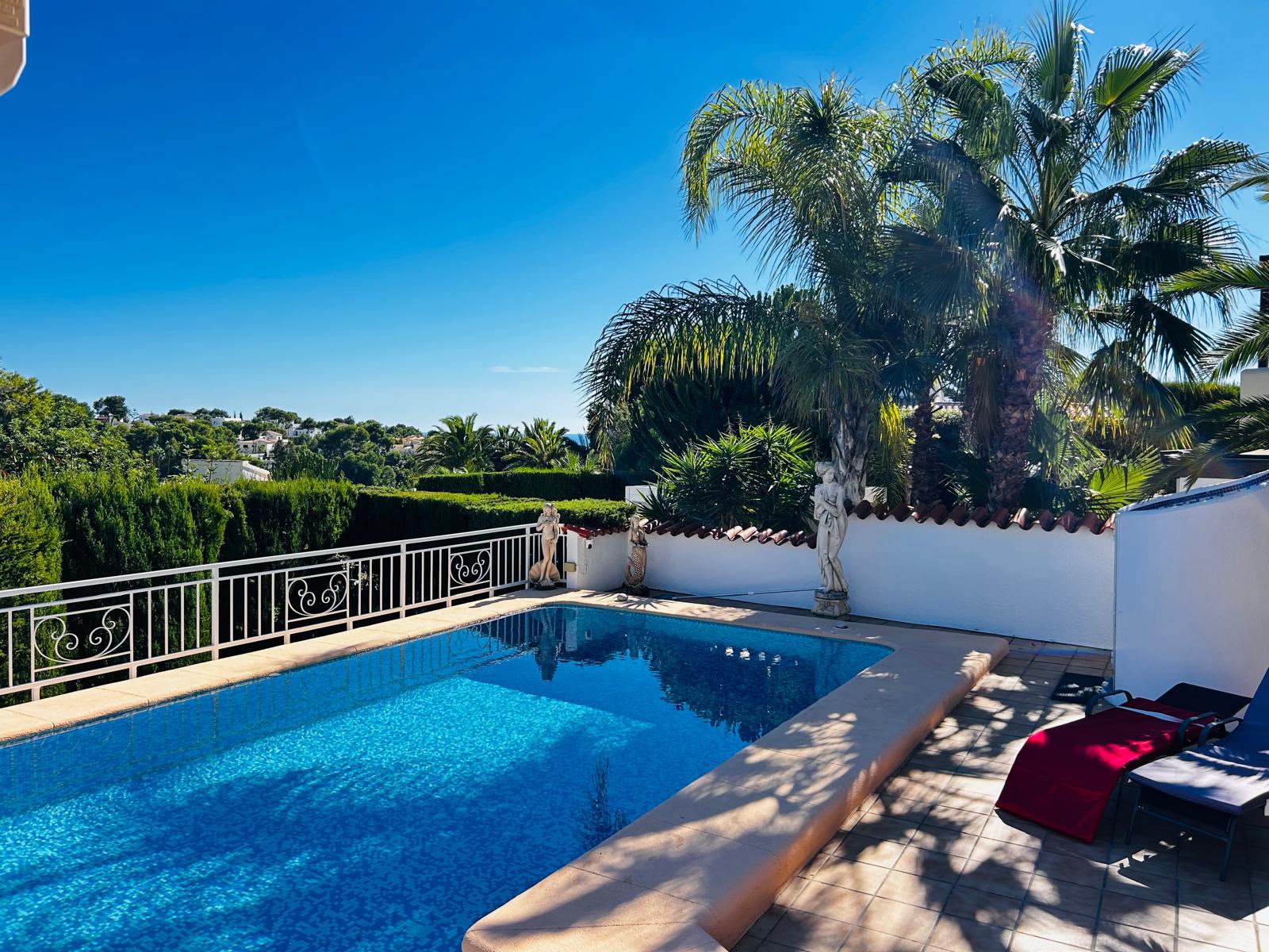 Villa acogedora allado del Club de Golf  y en Moraira 
