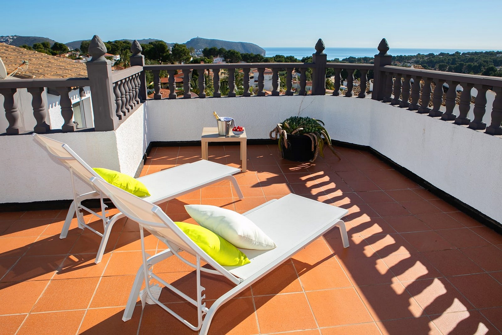 Villa auf dem Hügel des Moraira Clubs mit Meerblick
